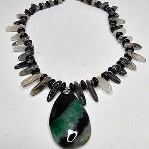 NWOT Black Green Fire Agate Pendant Natural Beaded Necklace 17"L